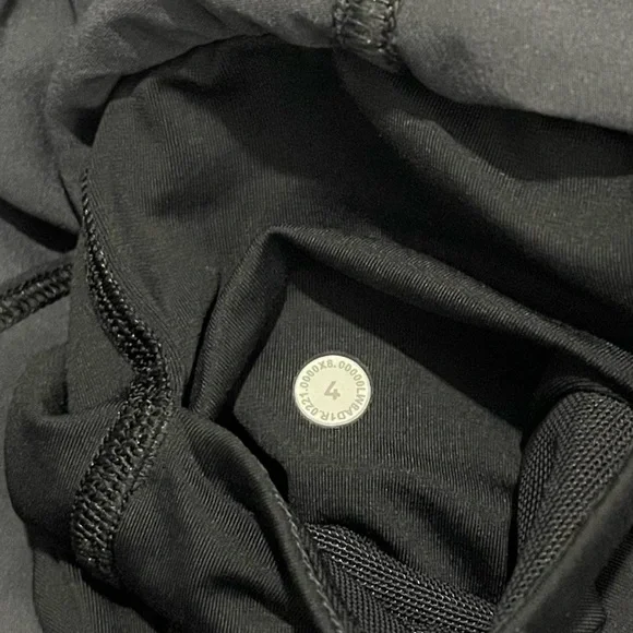 Lululemon Court Rival High Rise Skirt - Size 4 - Picture 7 of 7